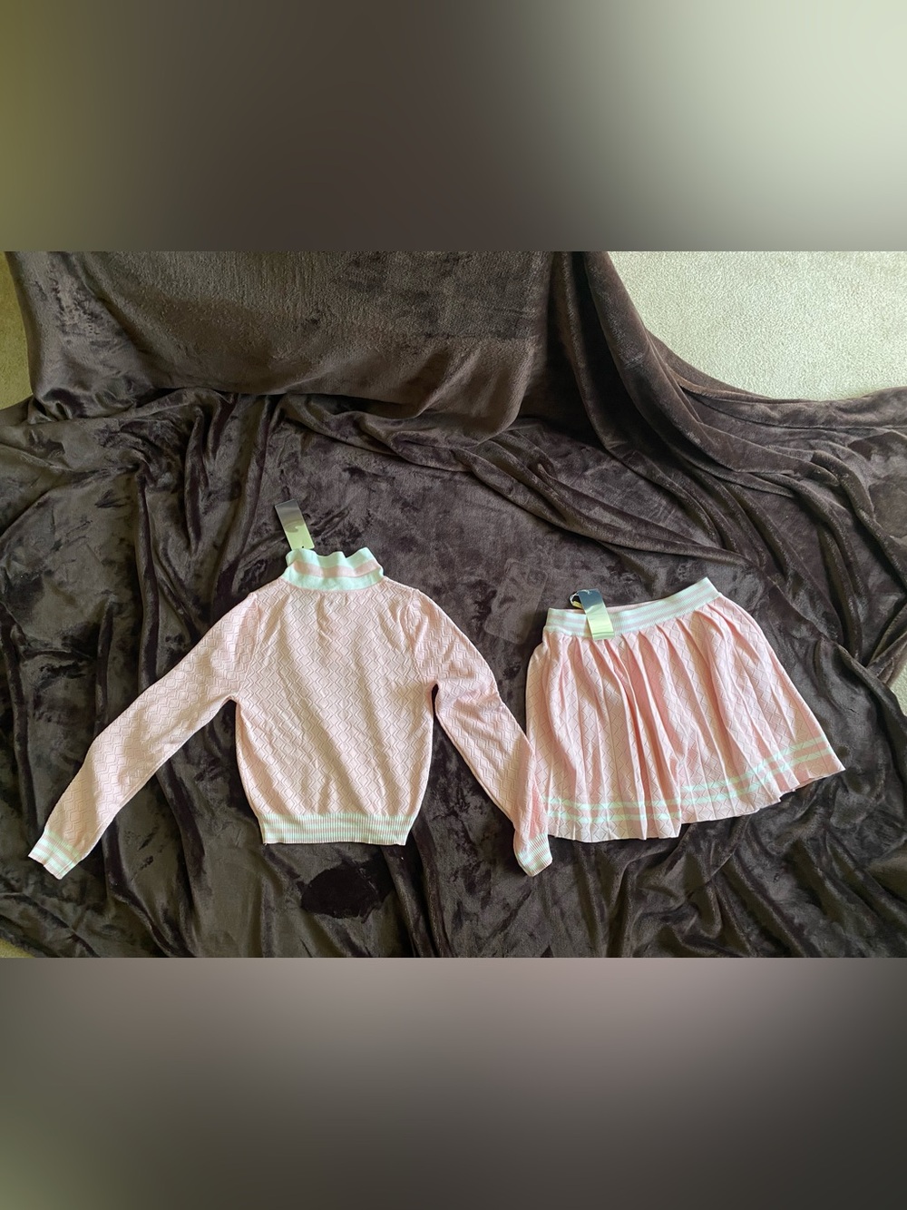 Light Pink Collared Knit Top & Pleated Skirt Set - Picture 3 of 3